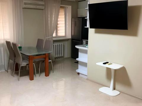 квартира за адресою Дмитра Яворницького просп. (Карла Маркса), 4