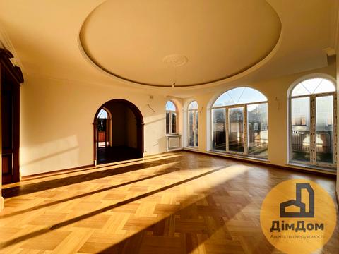 будинок за адресою Василя Сухомлинського вул., 19