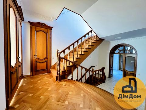 будинок за адресою Василя Сухомлинського вул., 19