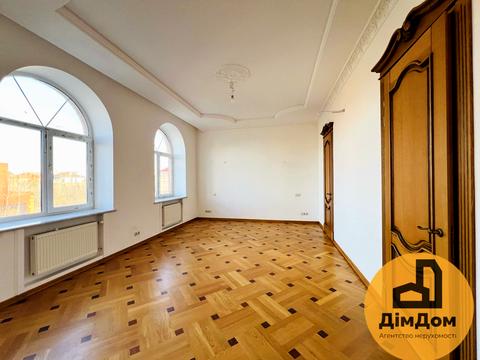 будинок за адресою Василя Сухомлинського вул., 19