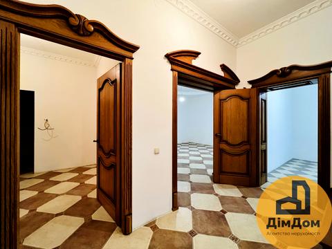 будинок за адресою Василя Сухомлинського вул., 19