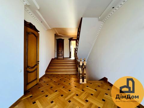 будинок за адресою Василя Сухомлинського вул., 19