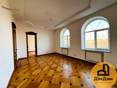 будинок за адресою Василя Сухомлинського вул., 19