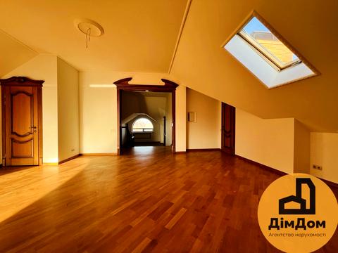 будинок за адресою Василя Сухомлинського вул., 19