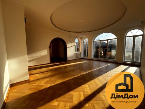 будинок за адресою Василя Сухомлинського вул., 19