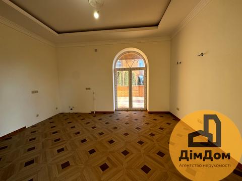 будинок за адресою Василя Сухомлинського вул., 19