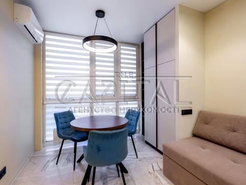 квартира по адресу Салютная ул., (Будинок 02301-02303)