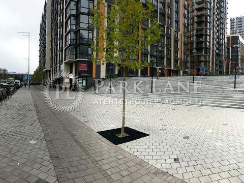 комерційна за адресою Предславинська вул., 44