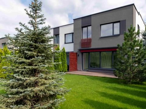 дом по адресу вулиця Столична