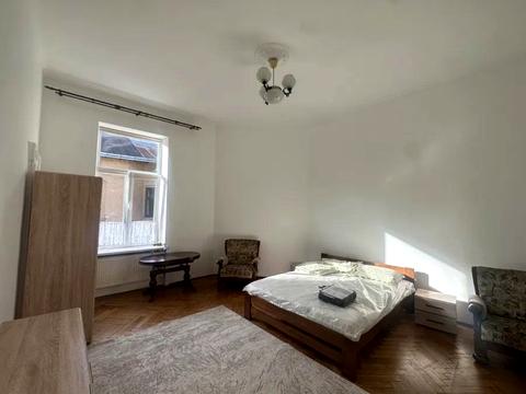 квартира по адресу Крушельницкой ул., 5