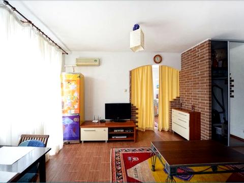 квартира за адресою Лаврська вул. (Січневого Повстання), 8