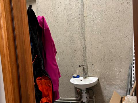 комерційна за адресою Анни Ахматової вул., 22