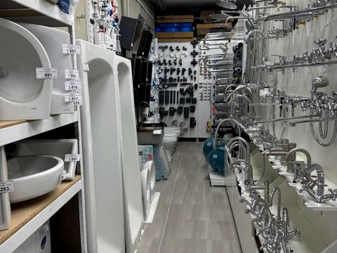 комерційна за адресою Анни Ахматової вул., 22