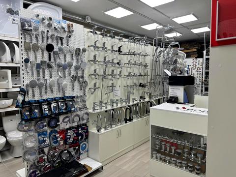 комерційна за адресою Анни Ахматової вул., 22