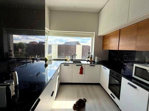 будинок за адресою Централна