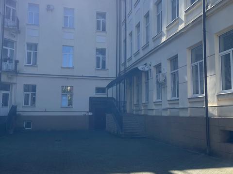 комерційна за адресою Львів, Туган Барановського, 16