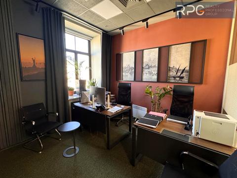 комерційна за адресою Богдана Хмельницького вул., 19-21