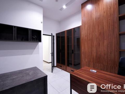 комерційна за адресою Полтавська вул., 12