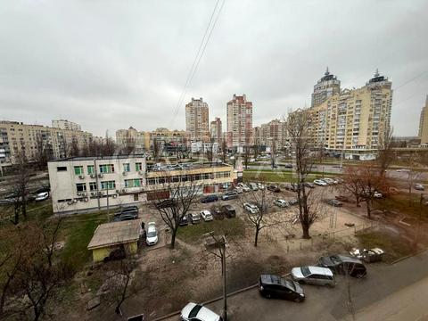 квартира за адресою Київ, Володимира Івасюка просп. (Героїв Сталінграду), 19-А