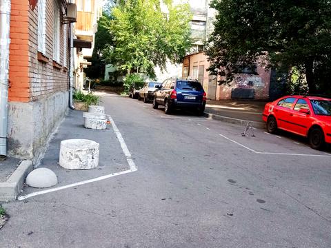 комерційна за адресою Спаська вул., 25