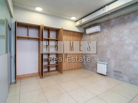 комерційна за адресою Київ, Спортивна пл., 3