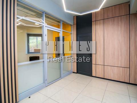 комерційна за адресою Київ, Спортивна пл., 3