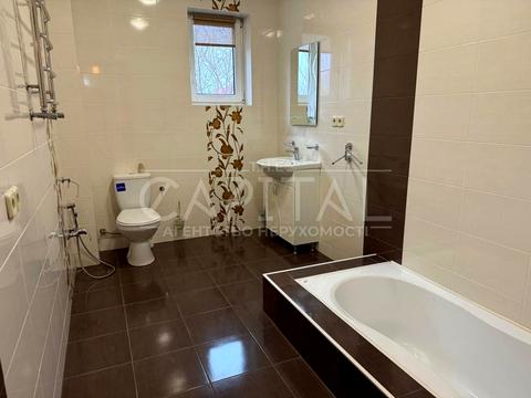 будинок за адресою Жовтнева вул.