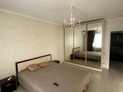 квартира за адресою Анни Ахматової вул., 28