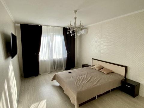 квартира за адресою Анни Ахматової вул., 28