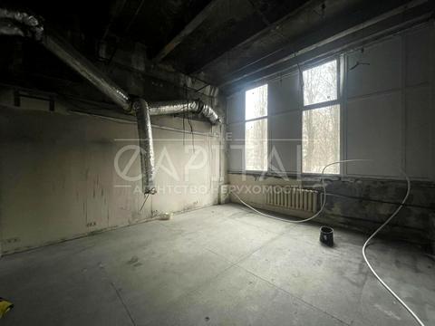 комерційна за адресою Івана Дзюби вул. (Сім'ї Сосніних), 2-Б