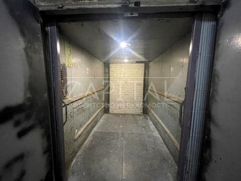 комерційна за адресою Івана Дзюби вул. (Сім'ї Сосніних), 2-Б