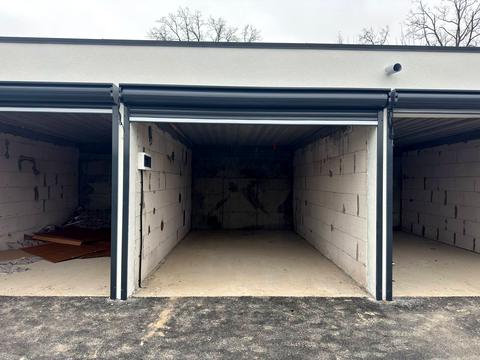 паркомісце за адресою Миколи Сингаївського вул. (Ново-Оскольська), 14В/1