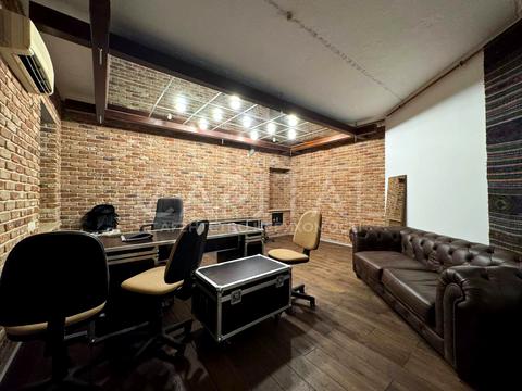 комерційна за адресою Микільсько-Ботанічна вул., 15/17