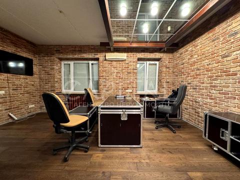 комерційна за адресою Микільсько-Ботанічна вул., 15/17