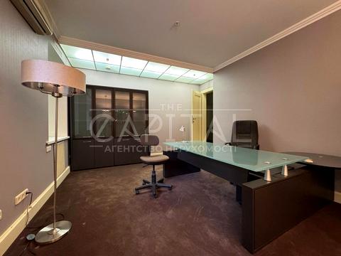 комерційна за адресою Микільсько-Ботанічна вул., 15/17