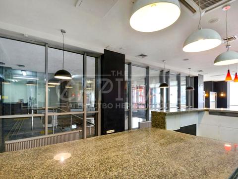 комерційна за адресою Саксаганського вул., 120