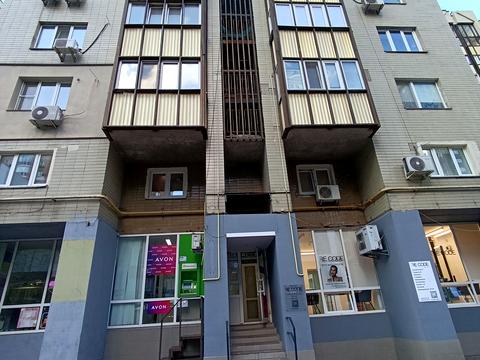 комерційна за адресою Левка Лук'яненка вул. (Маршала Тимошенка), 19