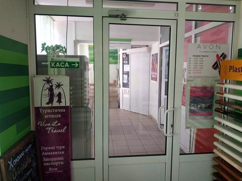 комерційна за адресою Левка Лук'яненка вул. (Маршала Тимошенка), 19