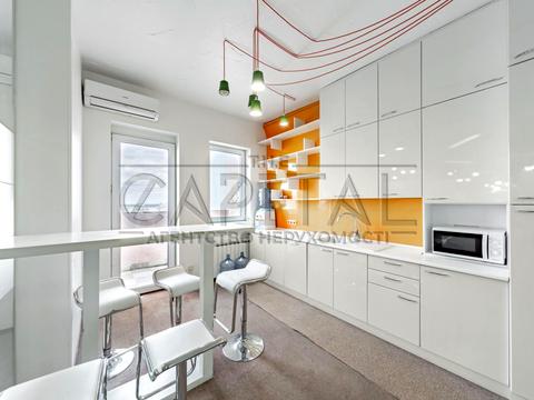 комерційна за адресою Єлизавети Чавдар вул., 22