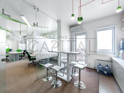 комерційна за адресою Єлизавети Чавдар вул., 22