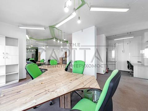 комерційна за адресою Єлизавети Чавдар вул., 22