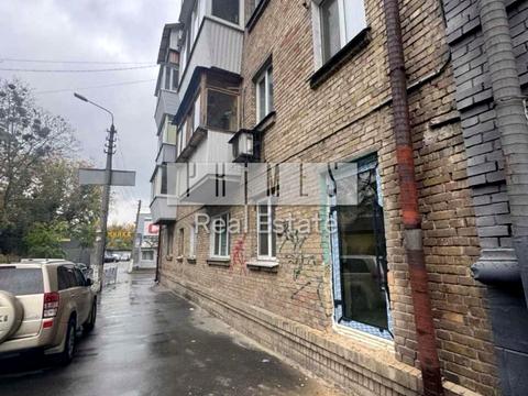 комерційна за адресою вул. Василя Яна, 2