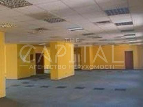 комерційна за адресою Празька вул., 6