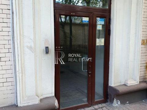 комерційна за адресою Шовковична вул., 13/2