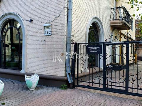 комерційна за адресою Шовковична вул., 13/2