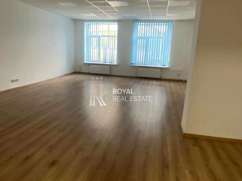 комерційна за адресою Лаврська вул. (Січневого Повстання), 1