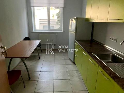 комерційна за адресою Лаврська вул. (Січневого Повстання), 5