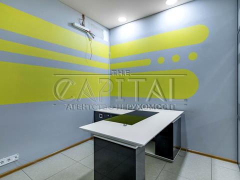 комерційна за адресою Київ, Світла вул., 3