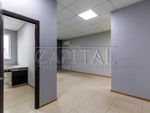 комерційна за адресою Київ, Світла вул., 3