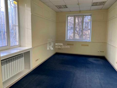 коммерческая по адресу Леси Украинки бульв., 7